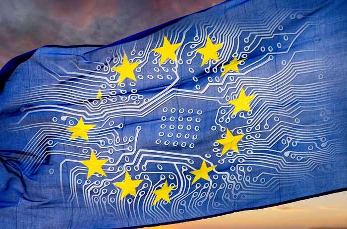 Vlag van de EU met daaroverheen algoritmes verbeeld