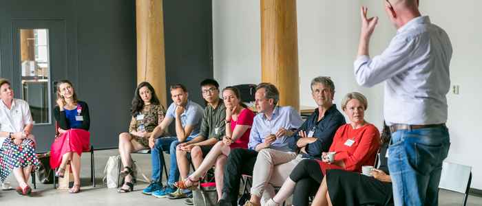 Docenten in gesprek tijdens een onderwijsdag