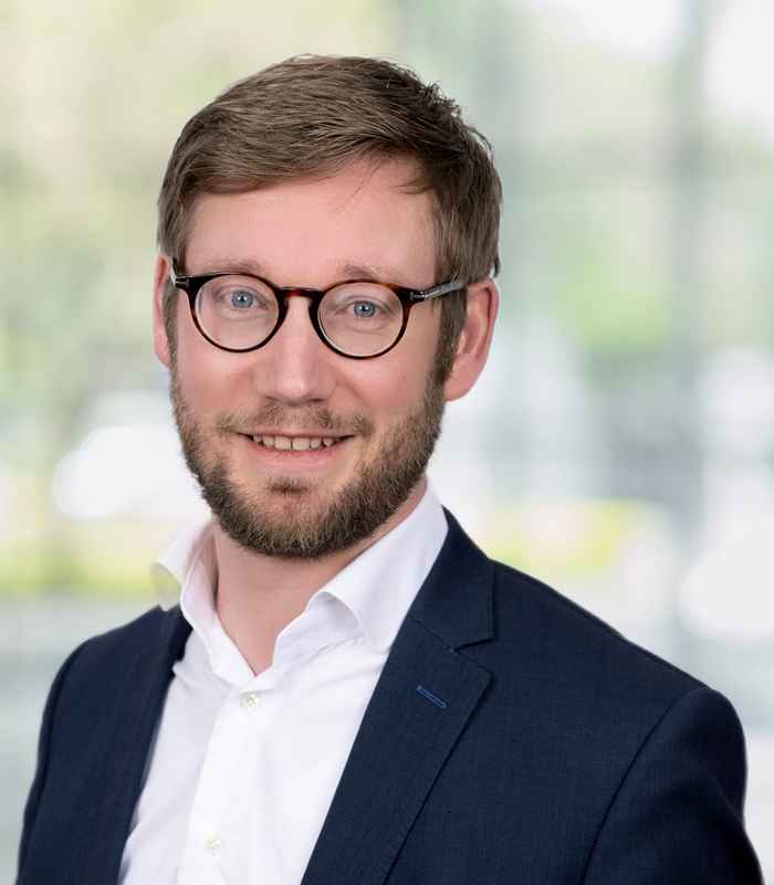 Dr Frank van Berkum